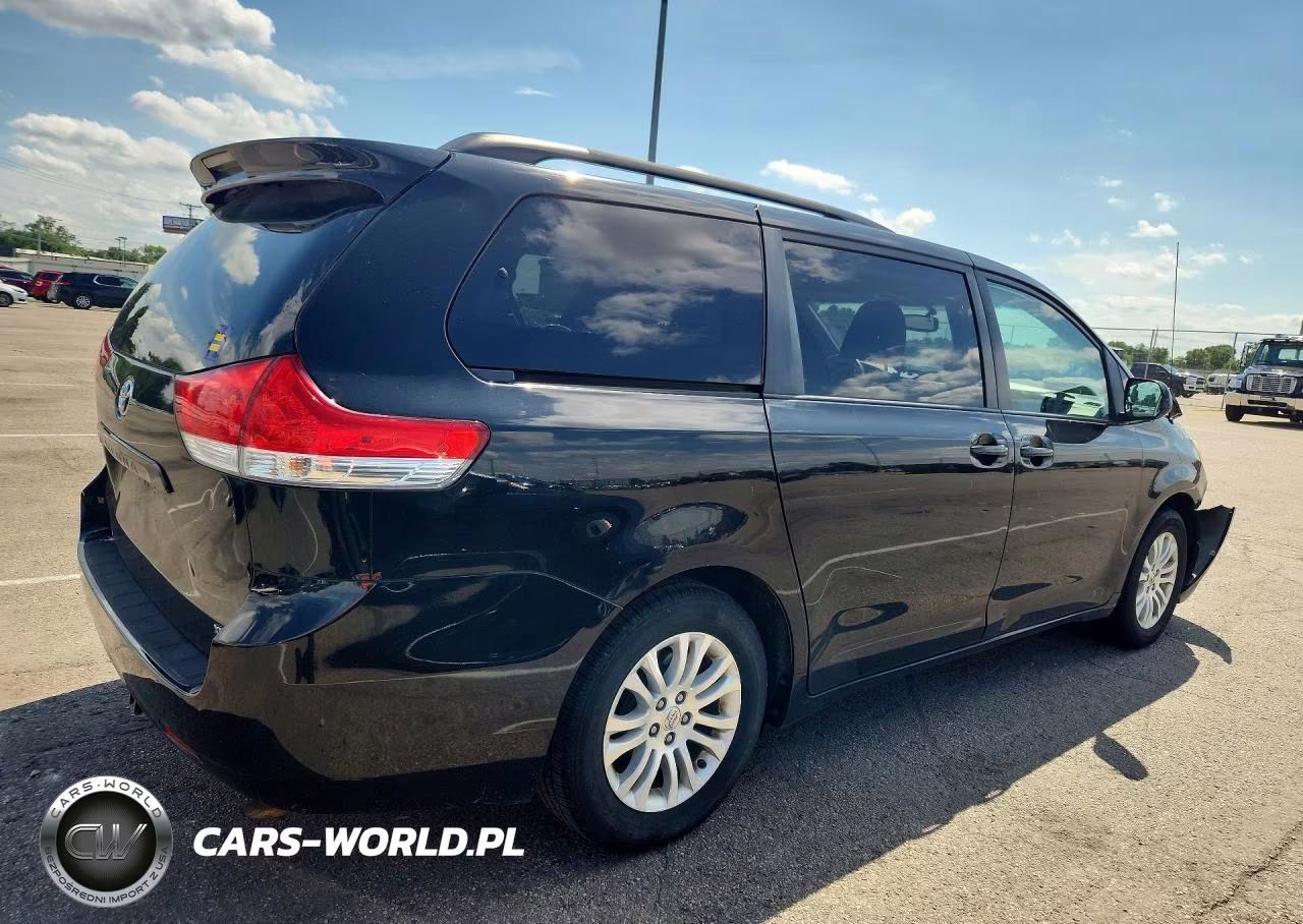 2014 Toyota Sienna Xle 8-Passenger VIN:5TDYK3DC4ES483242 - 3
