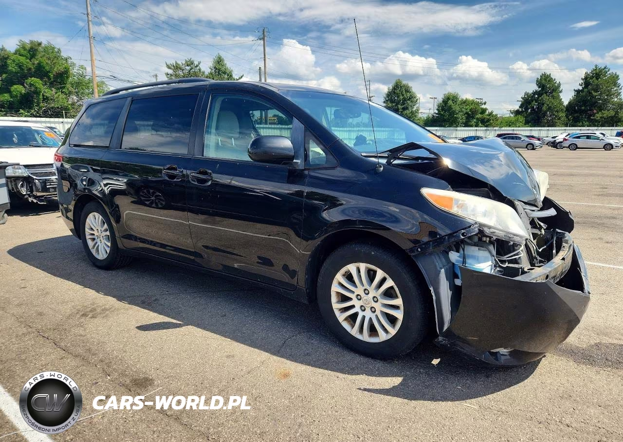 2014 Toyota Sienna Xle 8-Passenger VIN:5TDYK3DC4ES483242 - 4