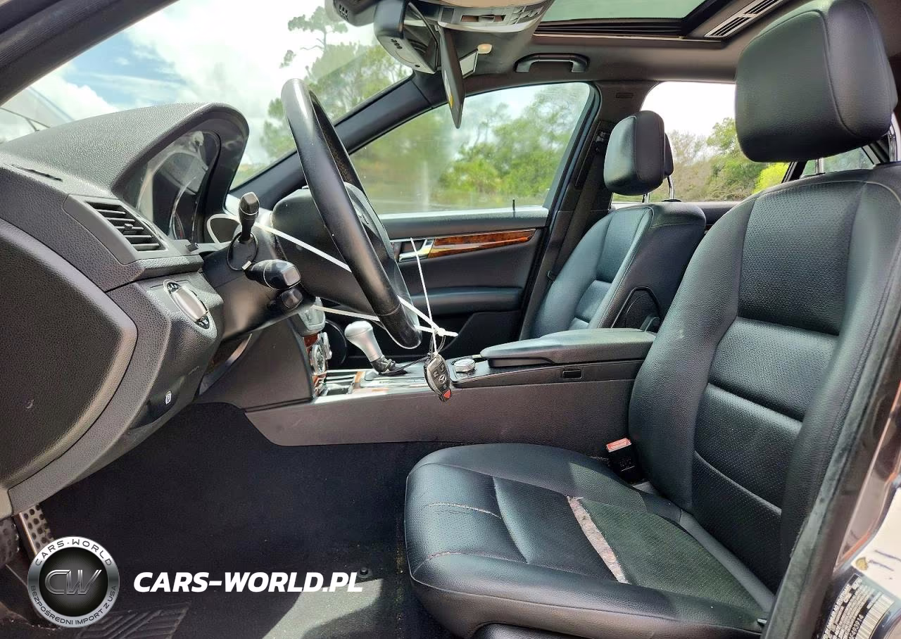 2010 Mercedes-Benz C 300 4Matic VIN:WDDGF8BB1AF493914 - 7