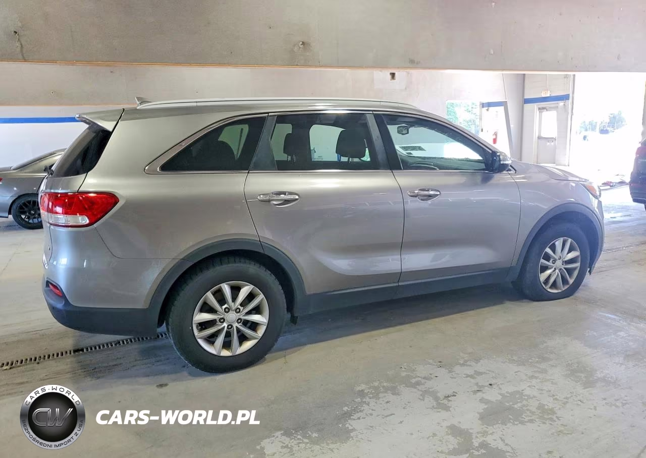 2017 Kia Sorento VIN:5XYPG4A36HG296979 - 3