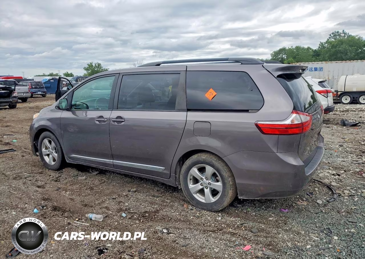 2017 Toyota Sienna Le VIN:5TDKZ3DC5HS817378 - 2