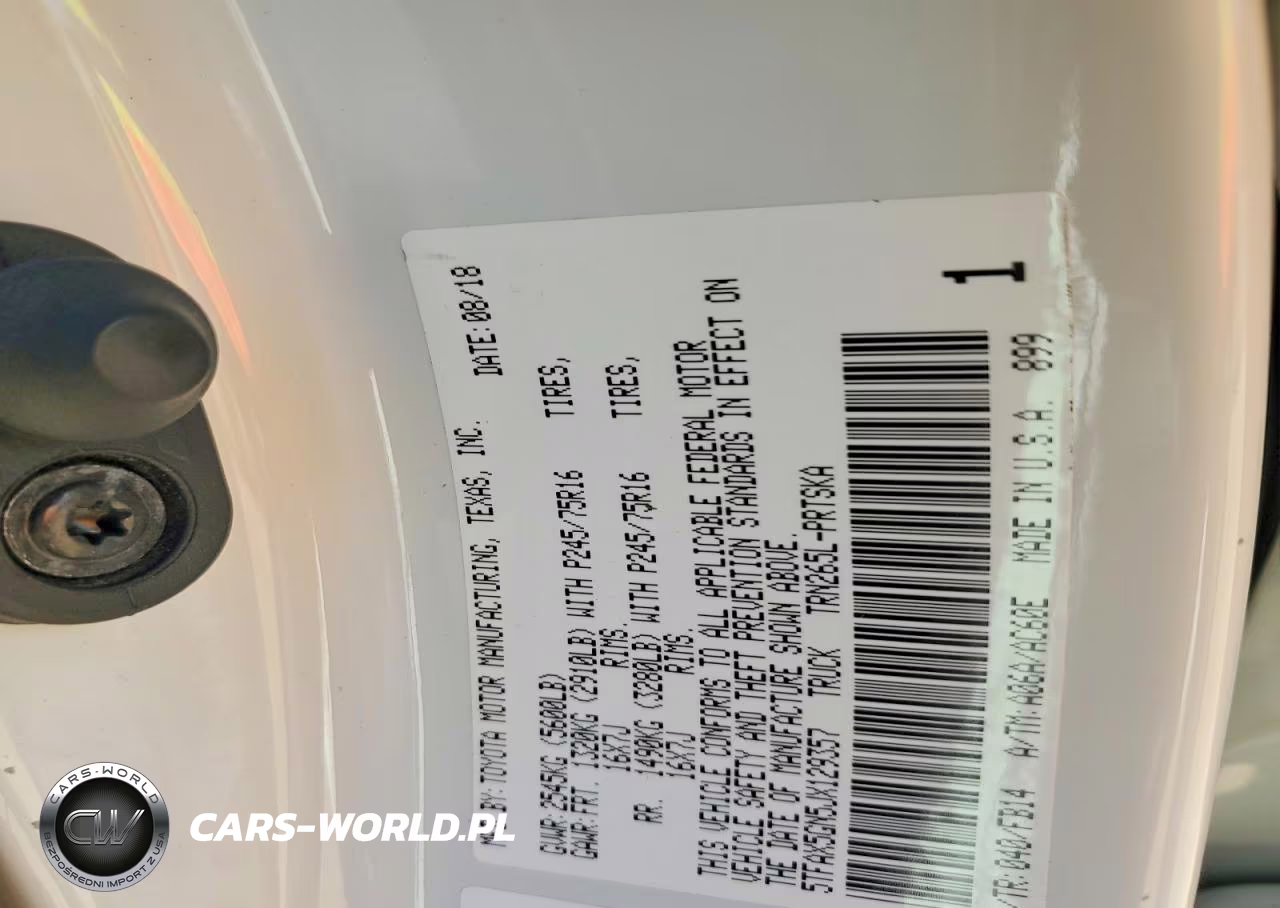 2018 Toyota Tacoma Sr VIN:5TFAX5GN5JX129357 - 12