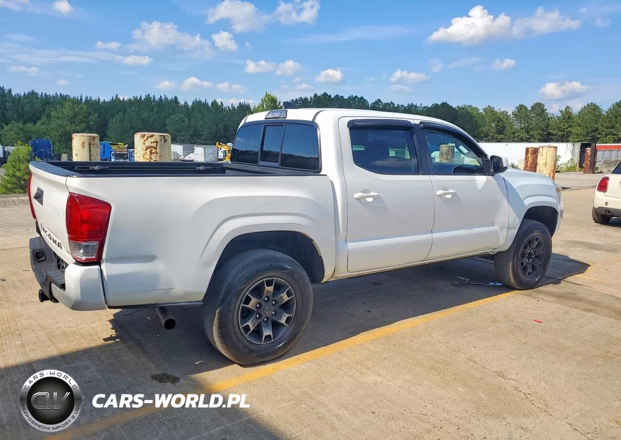 2018 Toyota Tacoma Sr VIN:5TFAX5GN5JX129357 - 3