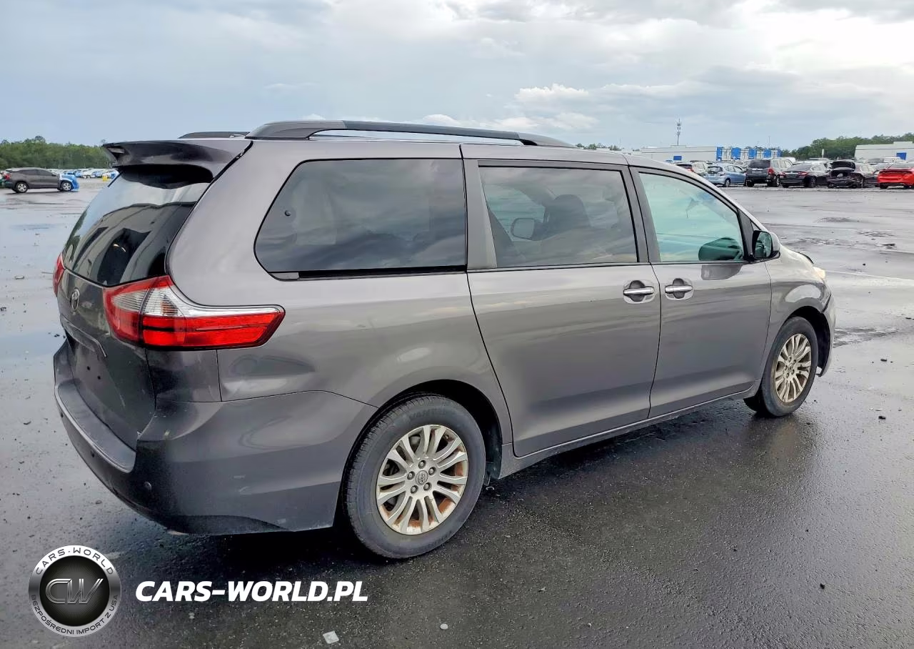 2017 Toyota Sienna Xle 8-Passenger VIN:5TDYZ3DC3HS812741 - 3