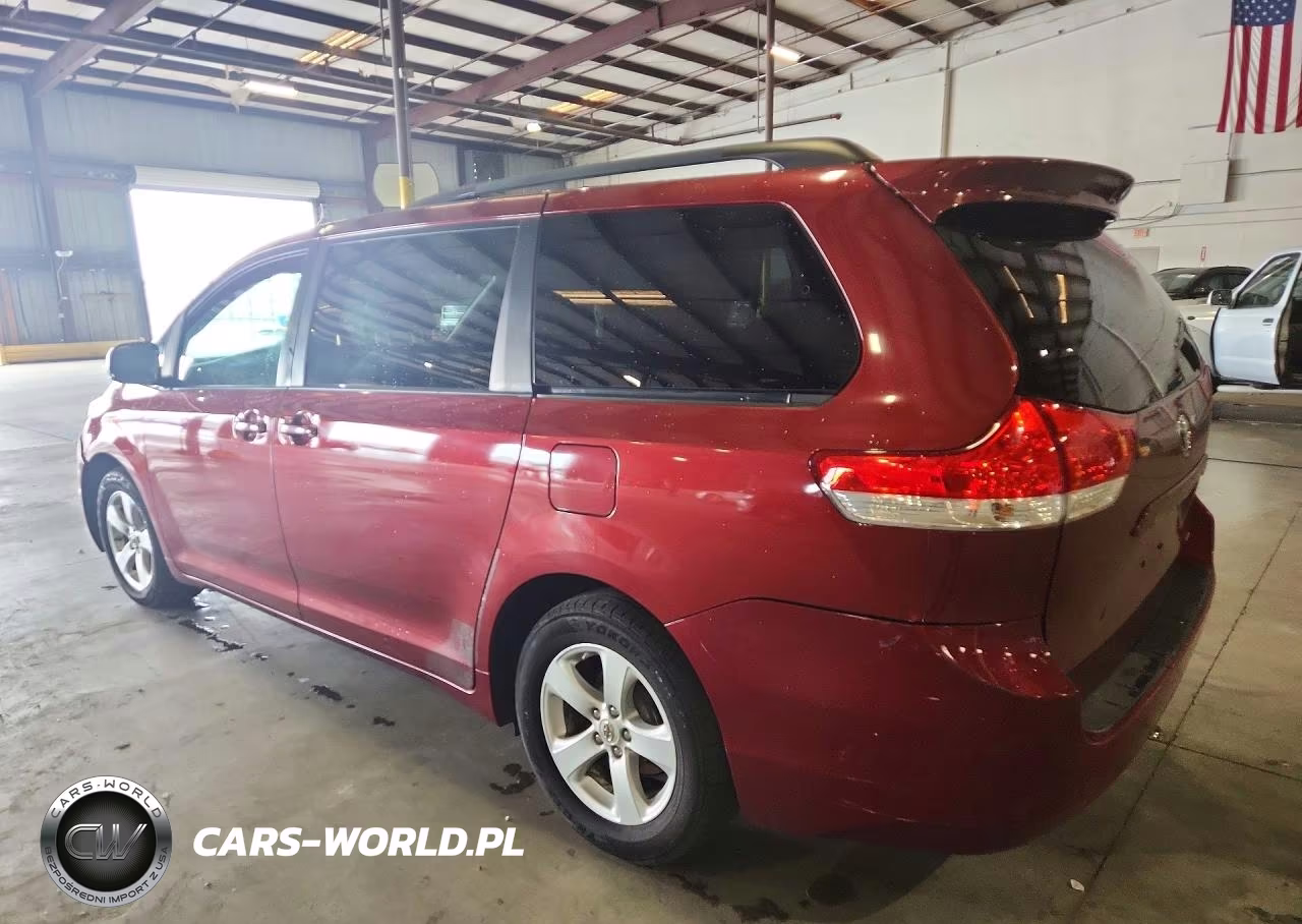 2011 Toyota Sienna Le VIN:5TDKK3DC4BS123311 - 2
