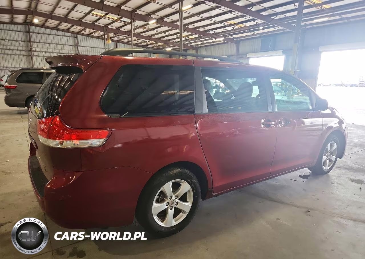 2011 Toyota Sienna Le VIN:5TDKK3DC4BS123311 - 3