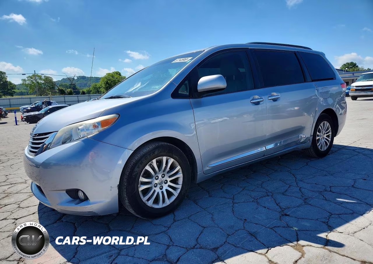 2014 Toyota Sienna Xle 8-Passenger