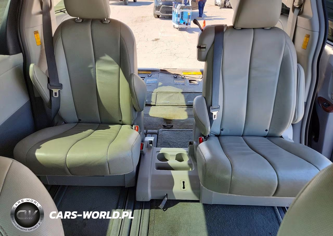 2014 Toyota Sienna Xle 8-Passenger VIN:5TDYK3DC1ES517153 - 10
