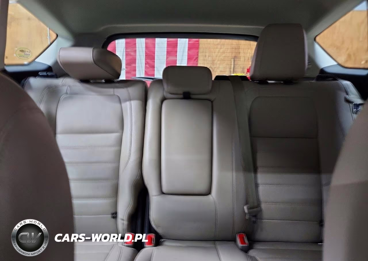 2017 Ford C-Max Titanium VIN:1FADP5DUXHL108679 - 10