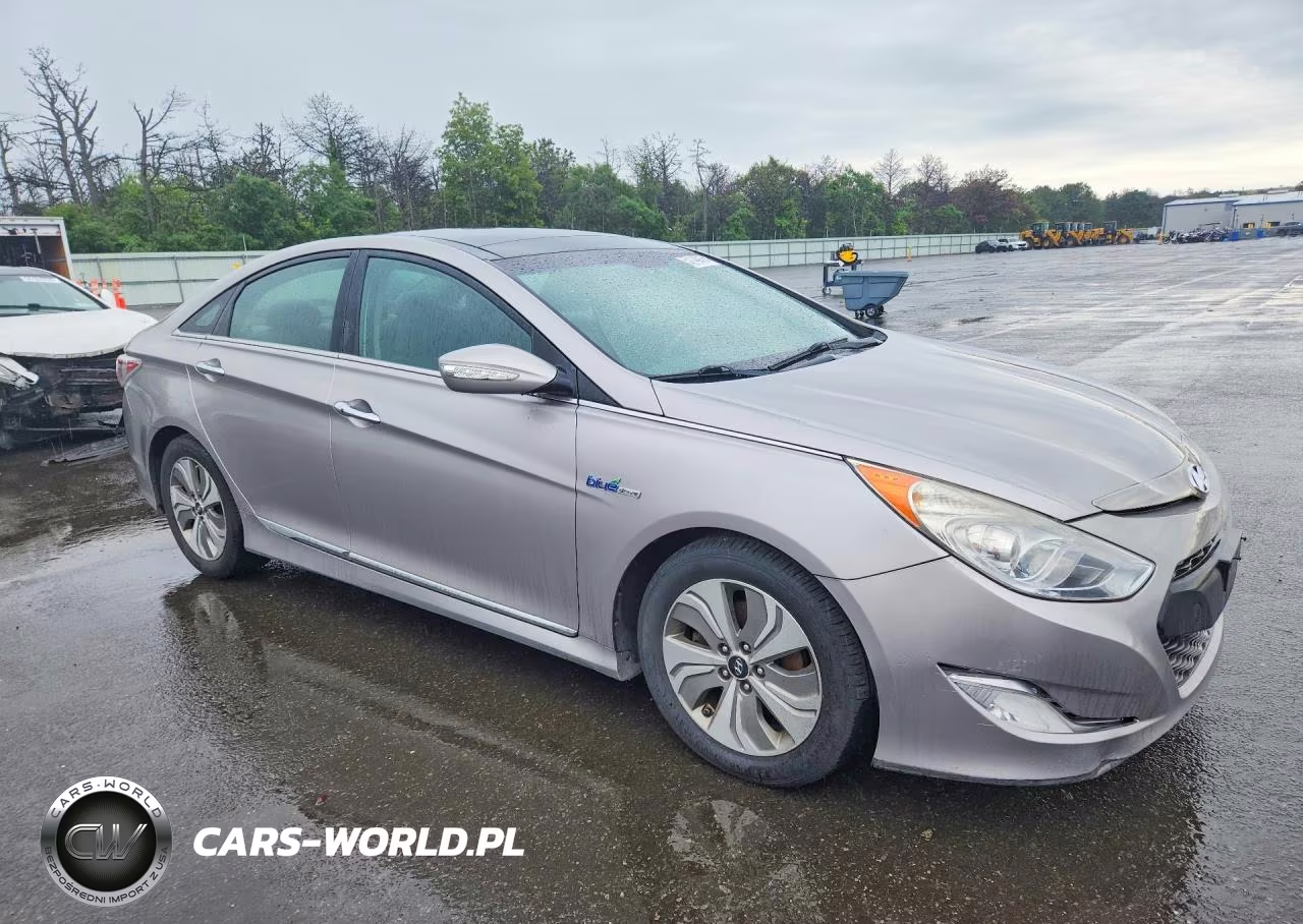 2013 Hyundai Sonata Hybrid VIN:KMHEC4A47DA068264 - 4