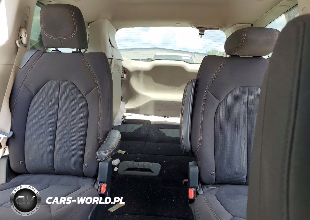 2017 Chrysler Pacifica Lx VIN:2C4RC1CG3HR723162 - 10