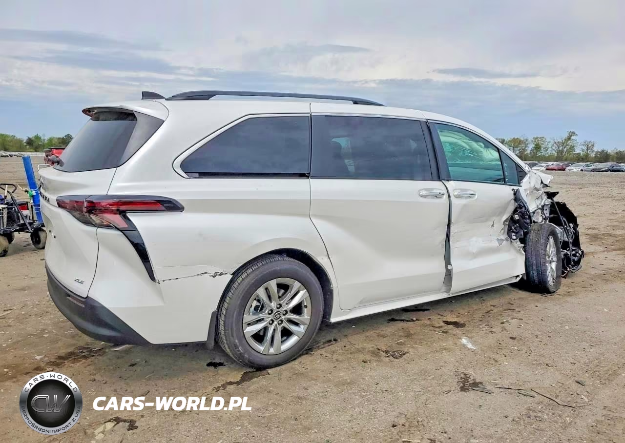 2026 Toyota Sienna Xle 7-Passenger VIN:5TDYSKFC2TS251775 - 3