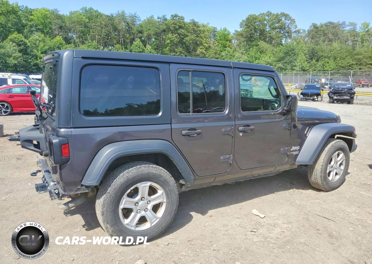 2018 Jeep Wrangler Unlimited Sport VIN:1C4HJXDG7JW124622 - 3