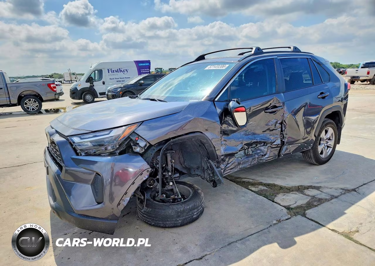2025 Toyota Rav4 Xle – zdjęcie 1 z 12