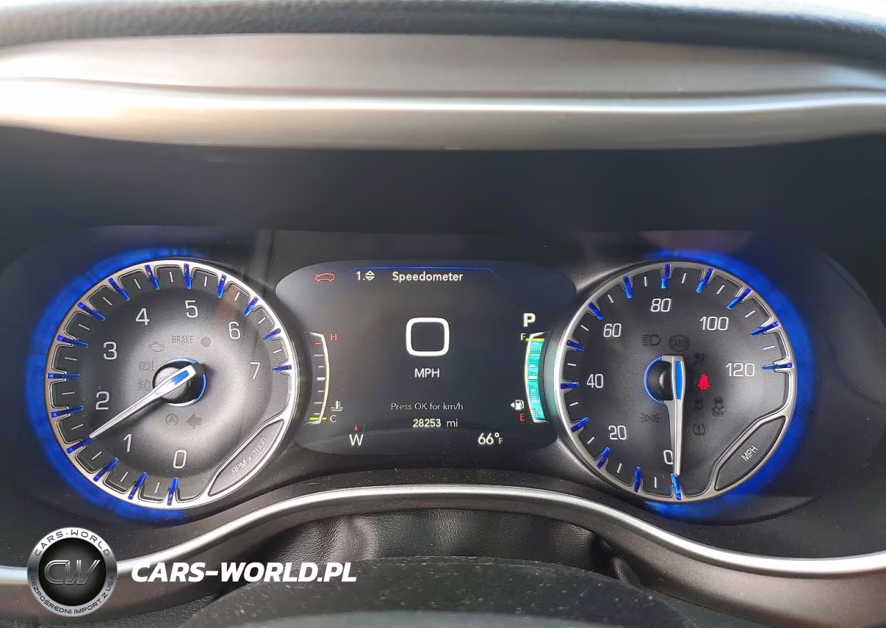 2023 Chrysler Pacifica Touring L VIN:2C4RC3BG9PR619111 - 9