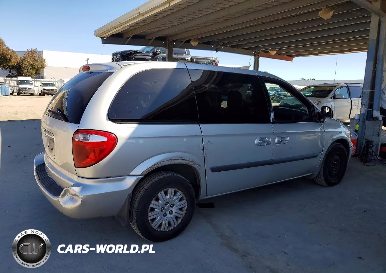2007 Chrysler Town & Country Lx VIN:1A4GJ45R77B113446 - 3