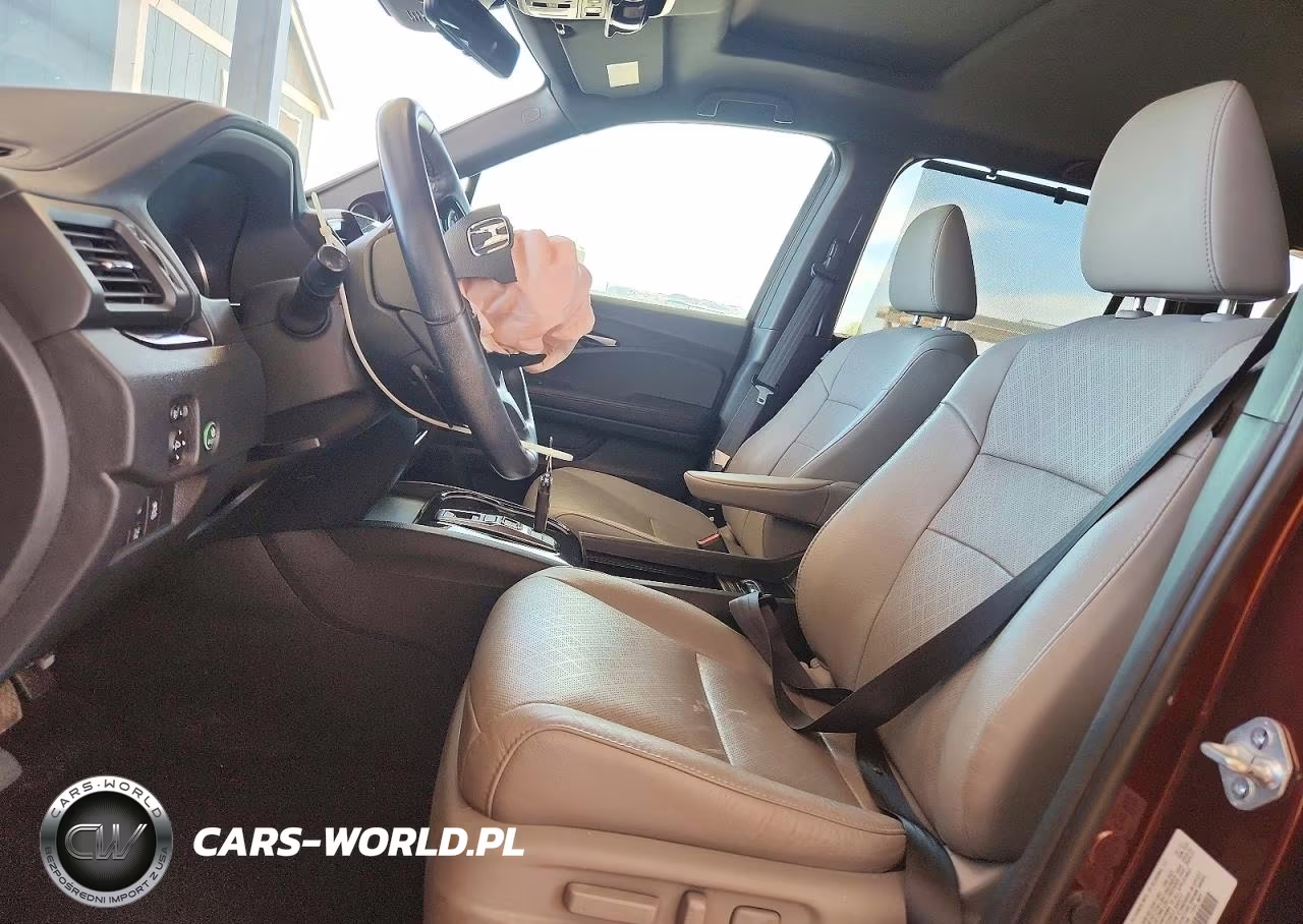 2021 Honda Passport Touring VIN:5FNYF7H99MB005766 - 7