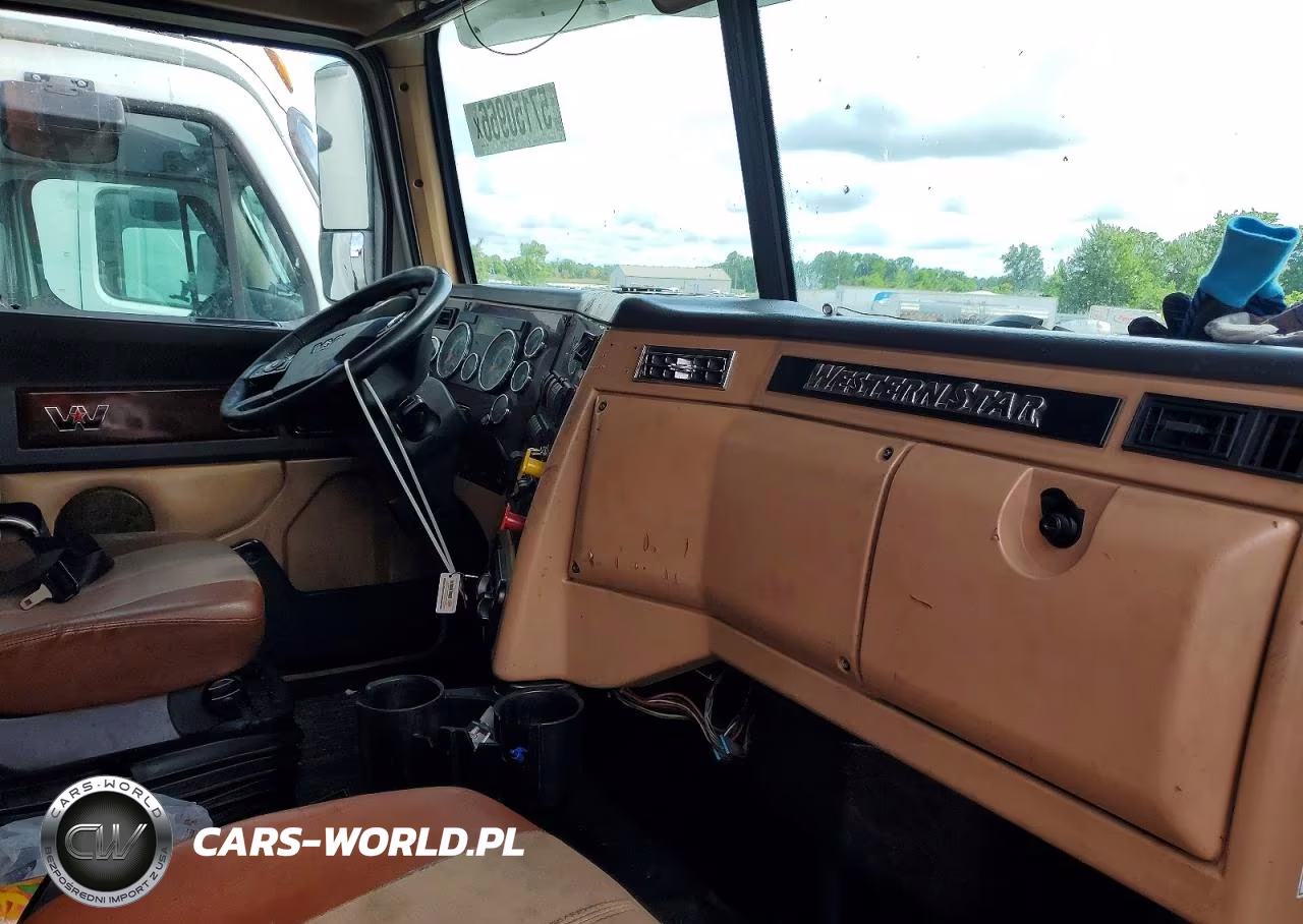 2016 Western Star-Auto Car 5700 Xe VIN:5KJJBHD57GLGY8161 - 5
