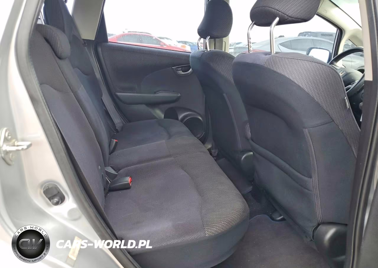 2012 Honda Fit Sport VIN:JHMGE8H51CC034772 - 10