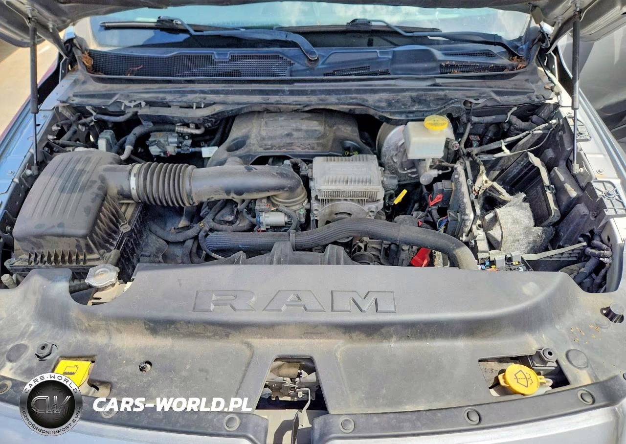 2019 Ram 1500 Laramie VIN:1C6SRFJT1KN671135 - 11