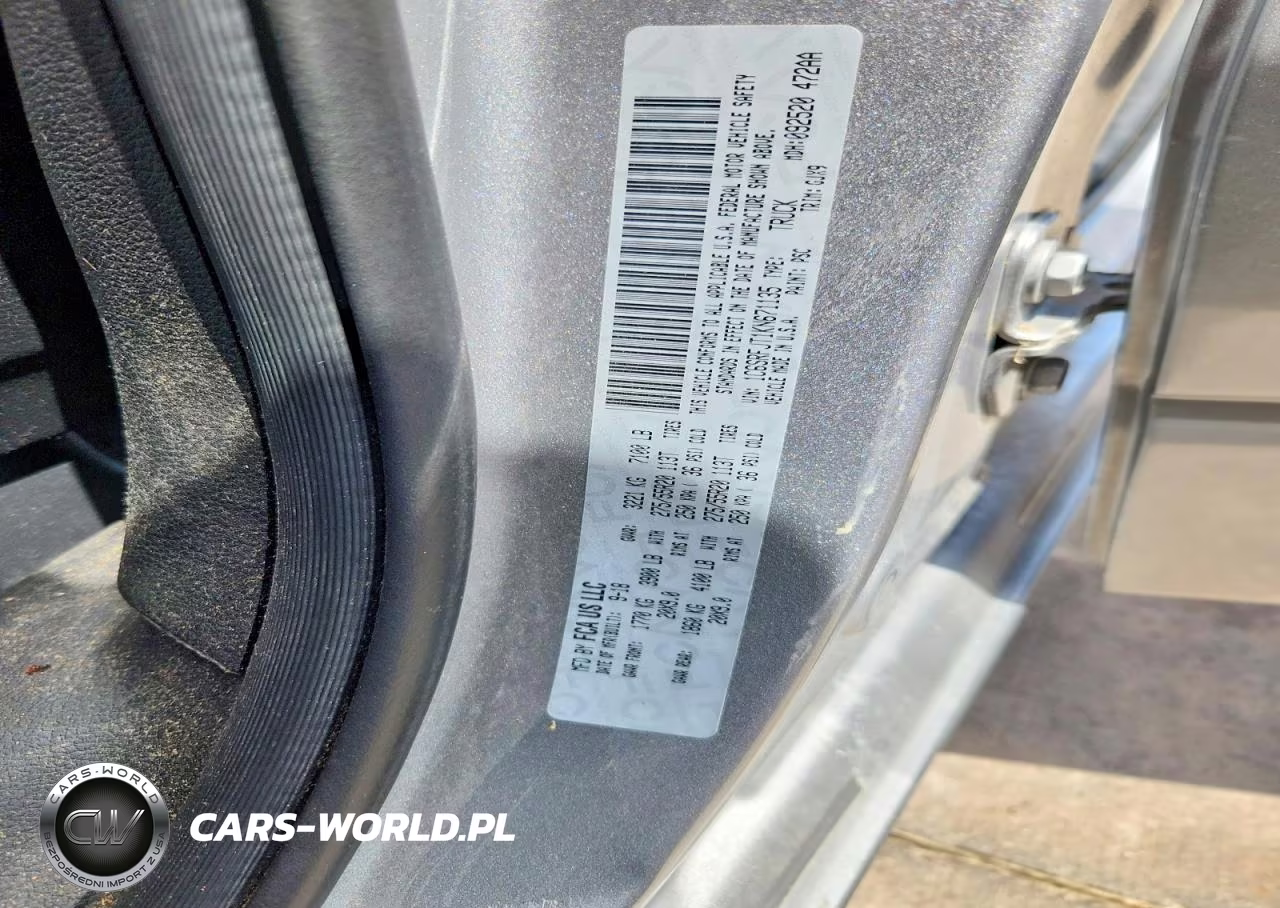 2019 Ram 1500 Laramie VIN:1C6SRFJT1KN671135 - 13