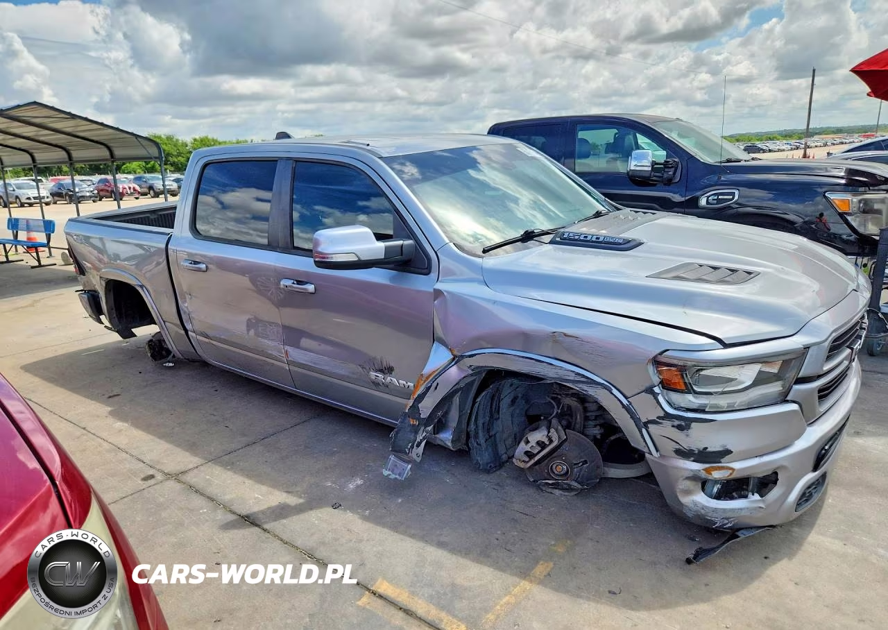 2019 Ram 1500 Laramie VIN:1C6SRFJT1KN671135 - 4
