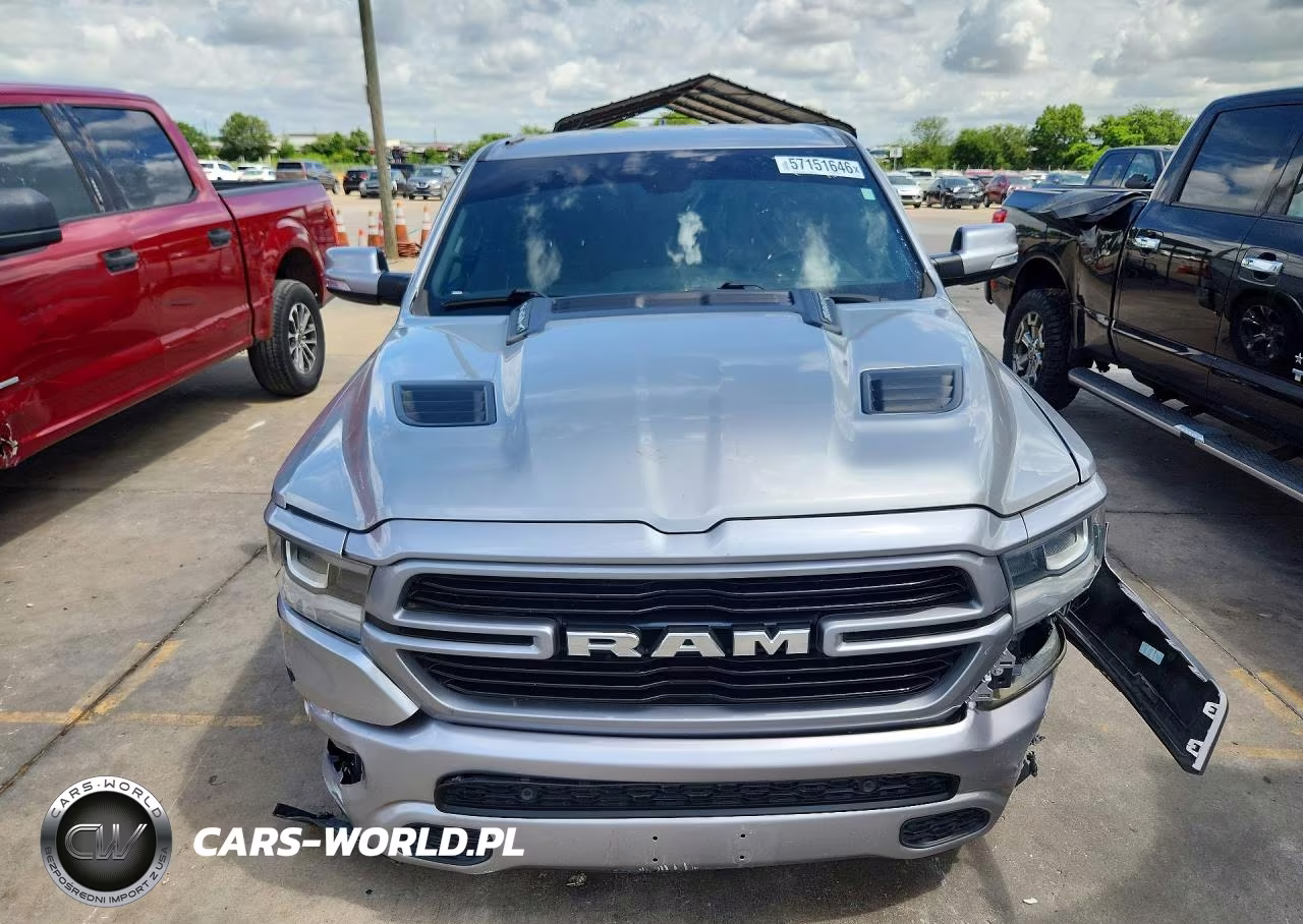 2019 Ram 1500 Laramie VIN:1C6SRFJT1KN671135 - 5