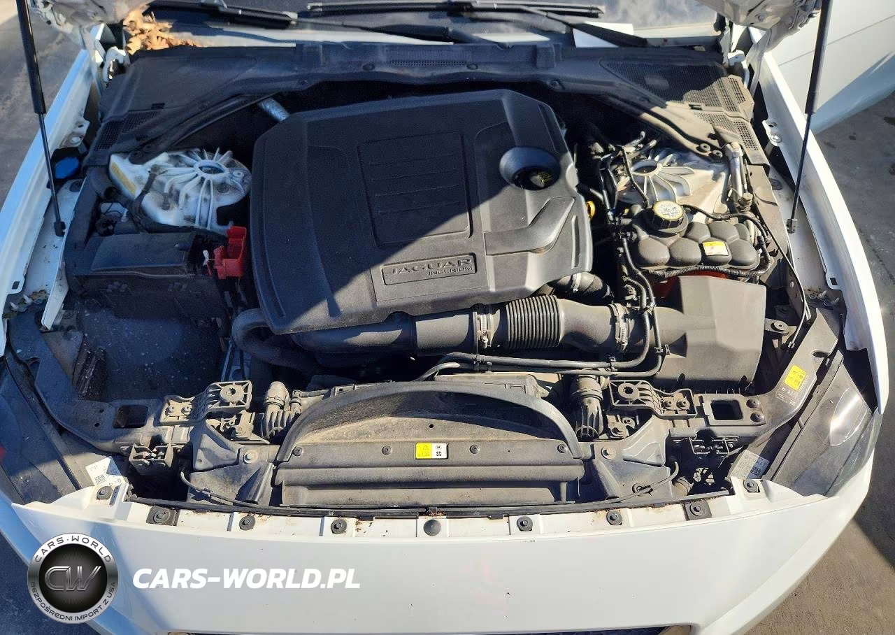 2018 Jaguar Xe Premium VIN:SAJAD4FX7JCP34754 - 11