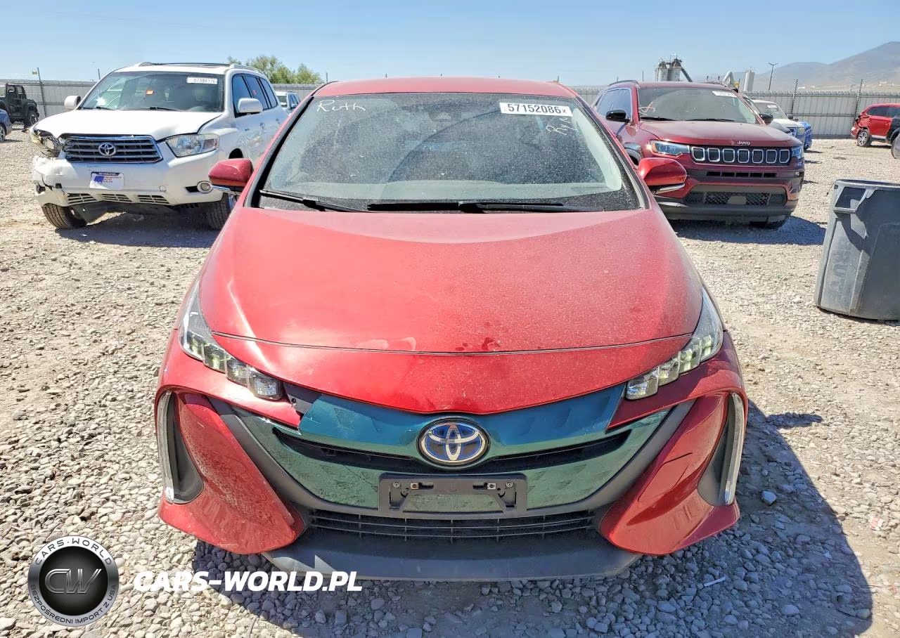 2017 Toyota Prius Prime Plus VIN:JTDKARFP8H3065736 - 5