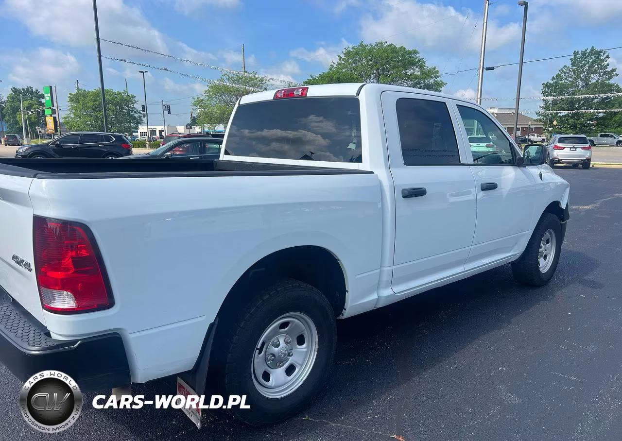 2022 Ram 1500 Classic Tradesman VIN:3C6RR7KT9NG382648 - 4