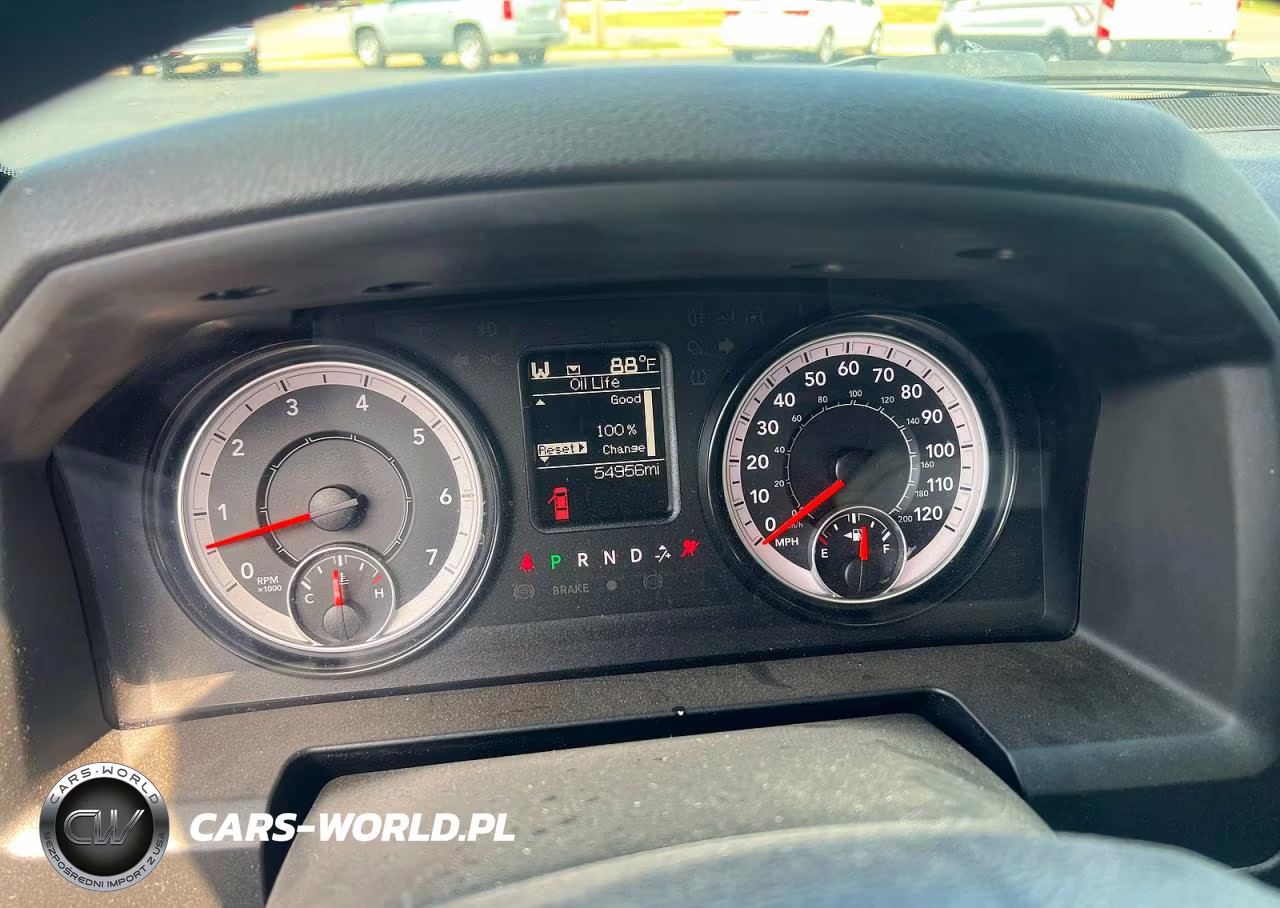 2022 Ram 1500 Classic Tradesman VIN:3C6RR7KT9NG382648 - 8