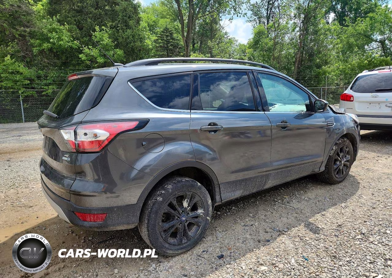 2018 Ford Escape Se VIN:1FMCU9GD3JUC24125 - 3