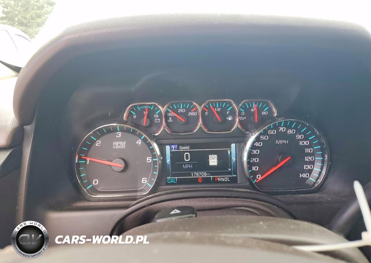2017 Chevrolet Suburban K1500 Lt VIN:1GNSKHKCXHR141018 - 9