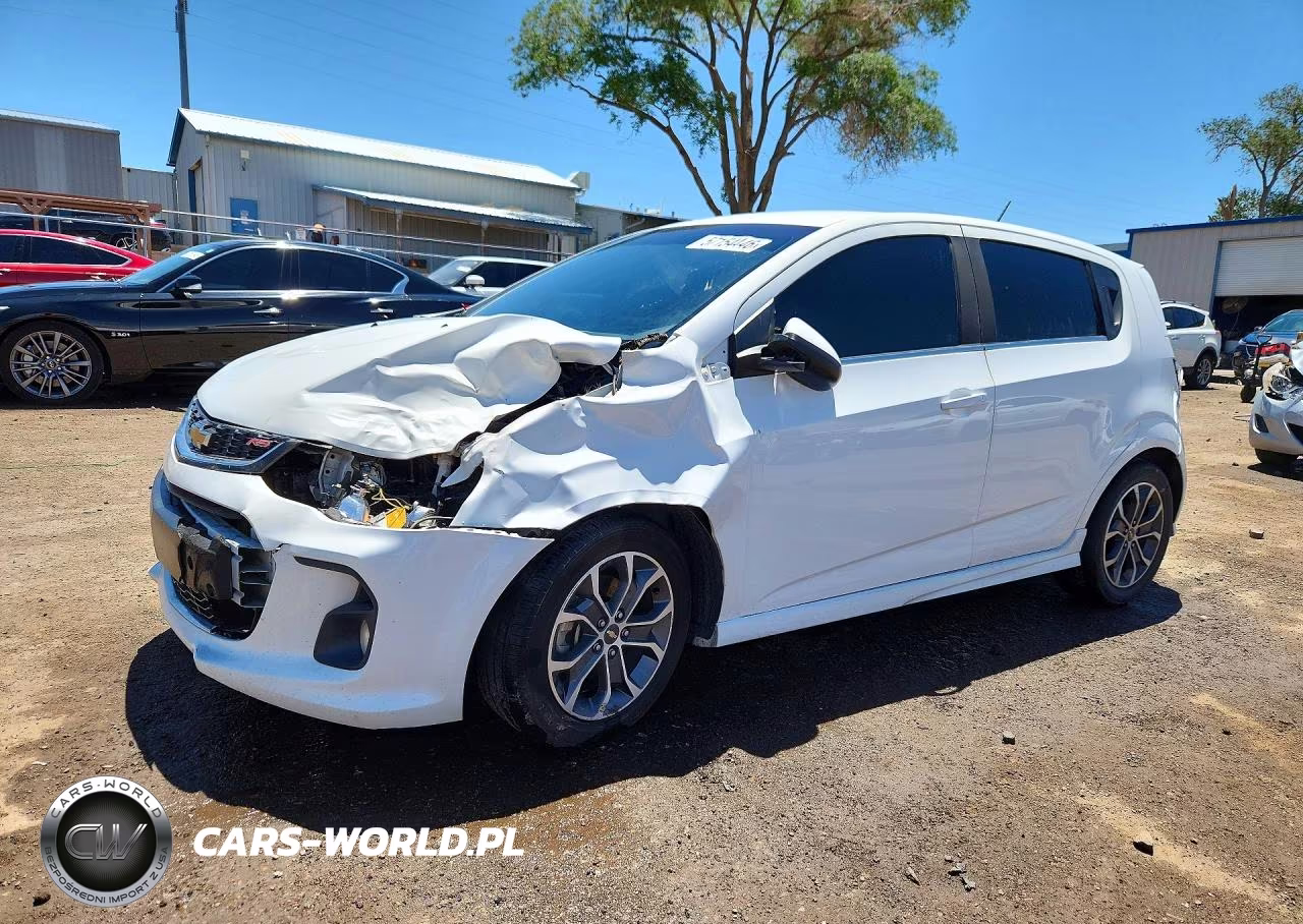 2017 Chevrolet Sonic Lt – zdjęcie 1 z 12