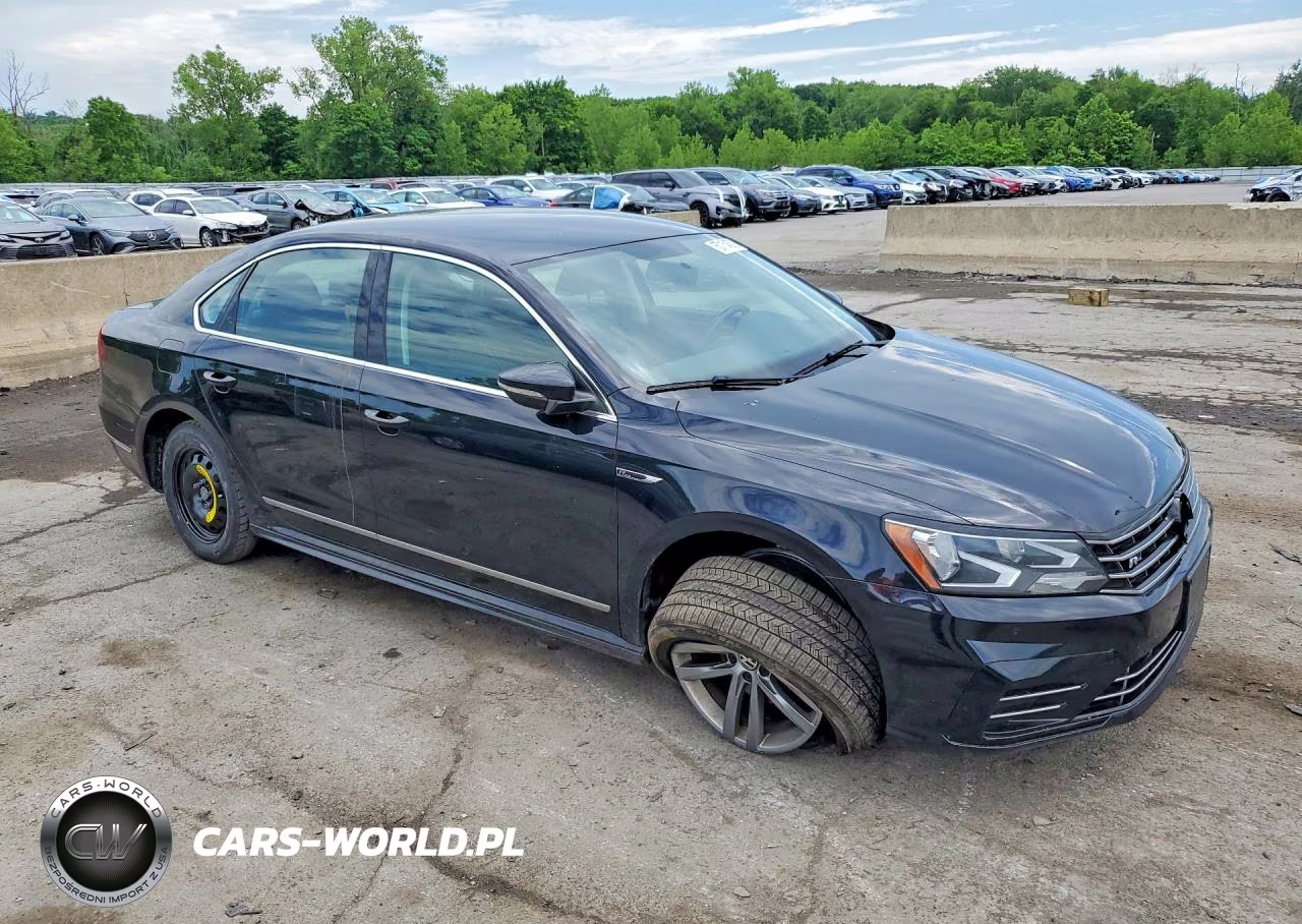 2017 Volkswagen Passat R-Line VIN:1VWDT7A37HC068927 - 4