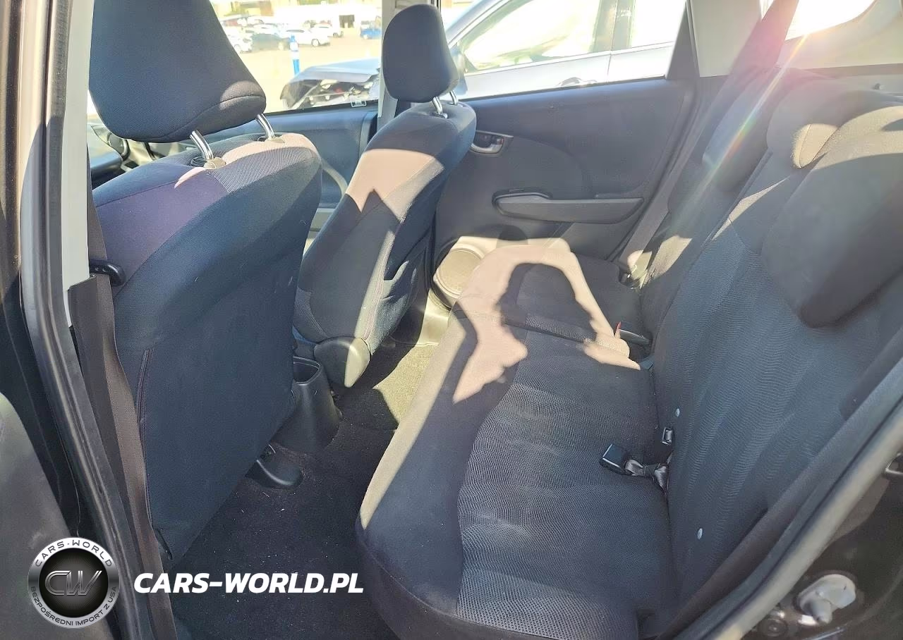 2011 Honda Fit Sport VIN:JHMGE8H63BC027815 - 10