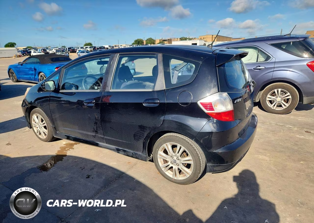 2011 Honda Fit Sport VIN:JHMGE8H63BC027815 - 2