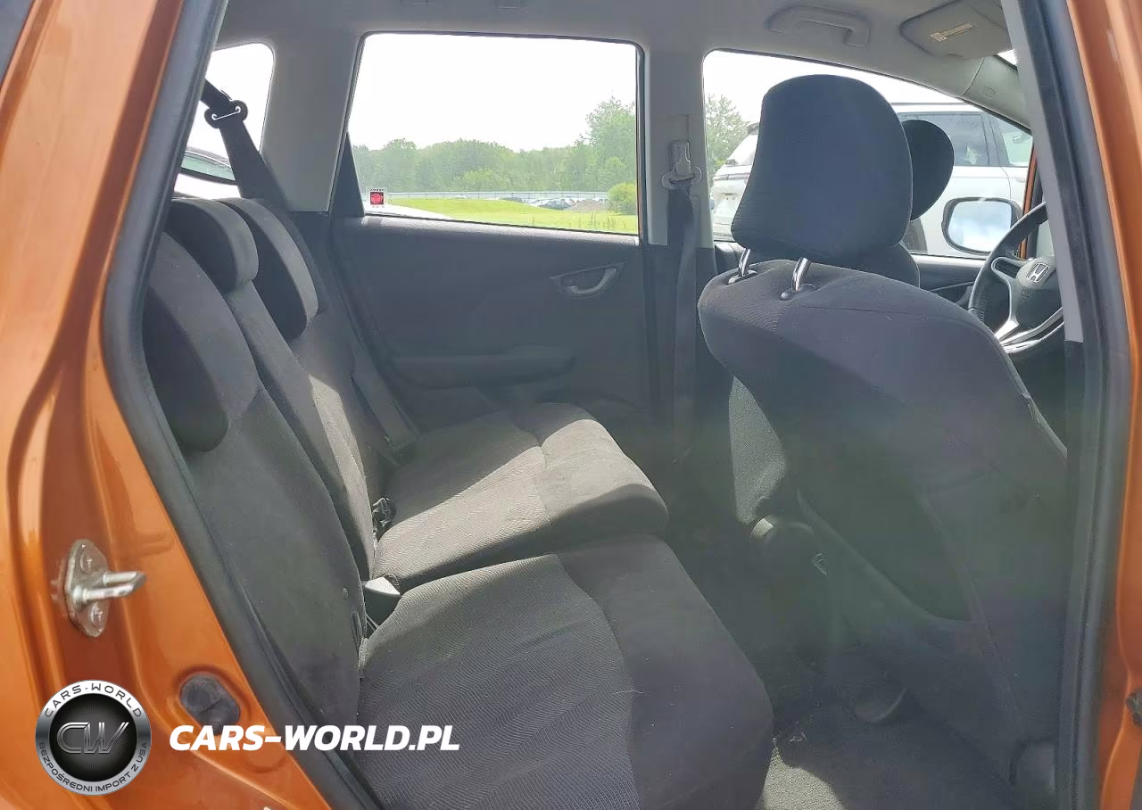 2011 Honda Fit Sport VIN:JHMGE8H57BC004982 - 10