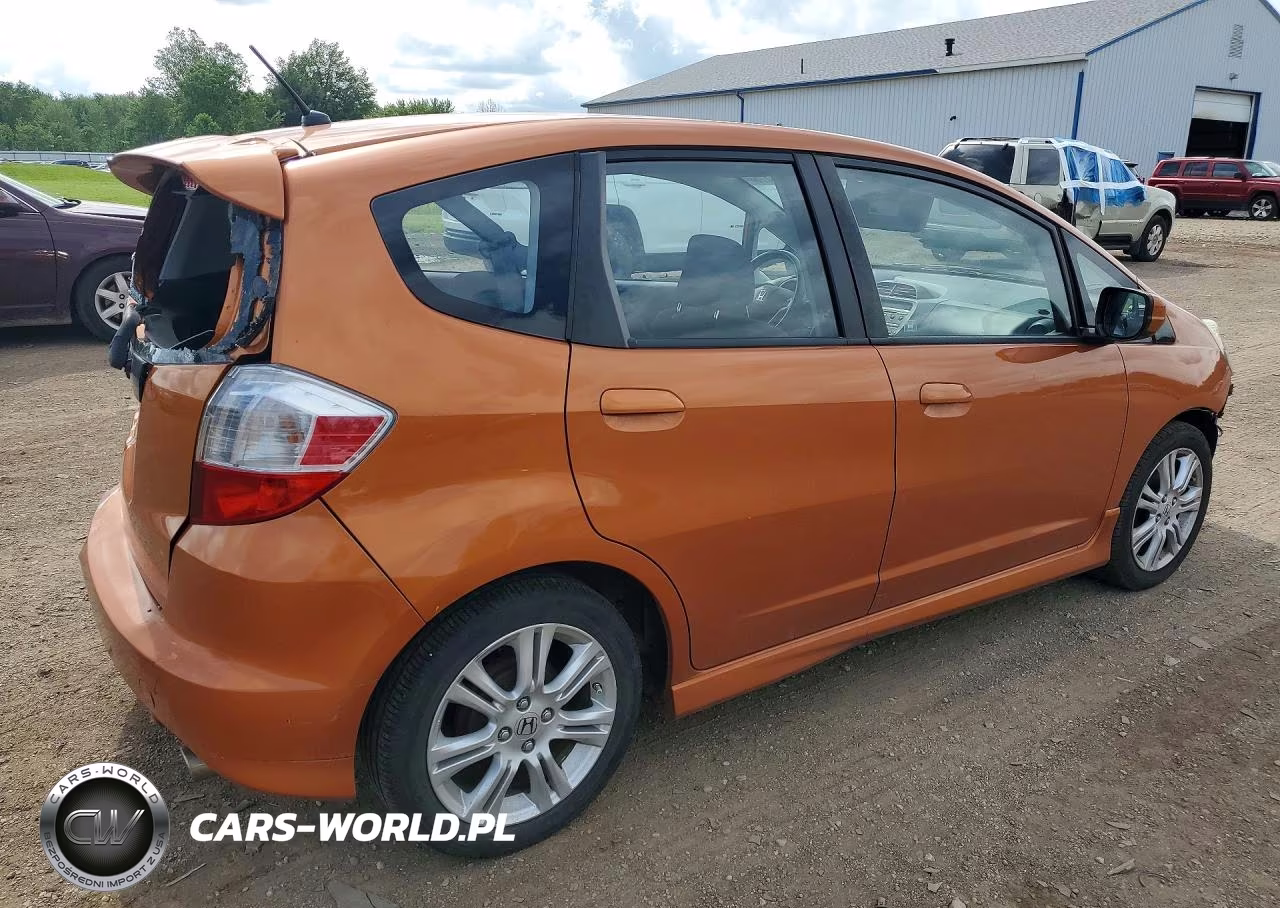 2011 Honda Fit Sport VIN:JHMGE8H57BC004982 - 3
