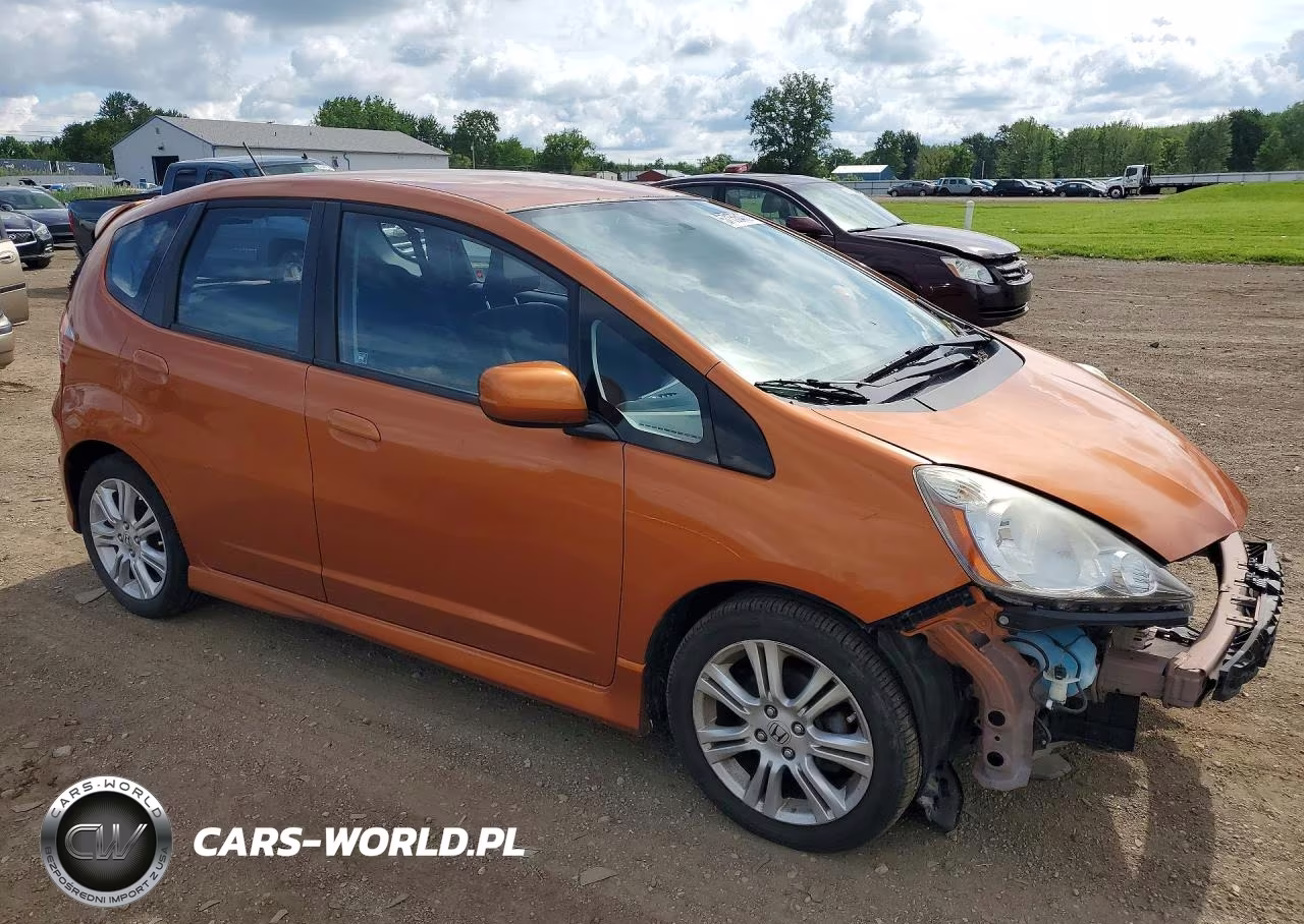 2011 Honda Fit Sport VIN:JHMGE8H57BC004982 - 4