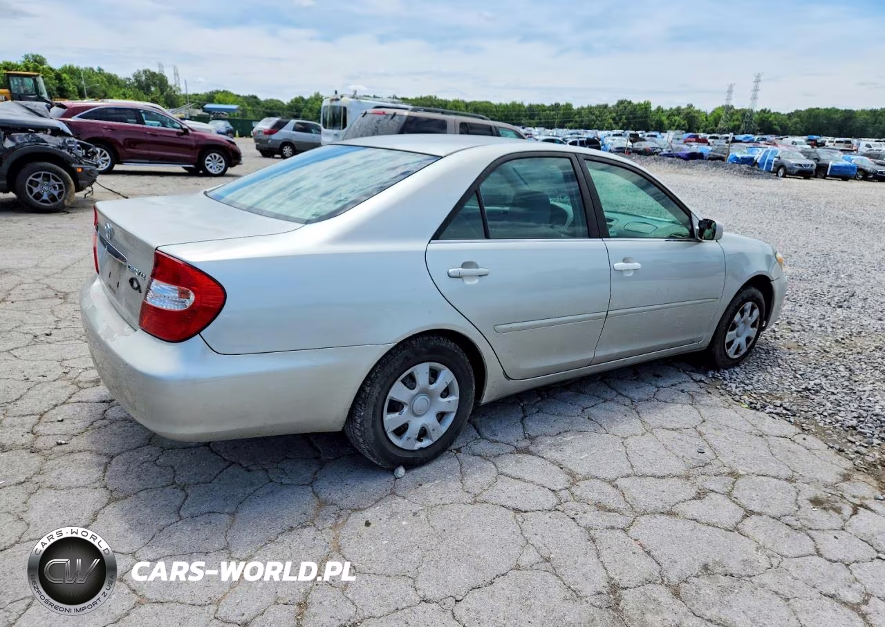 2002 Toyota Camry Le VIN:4T1BE32K02U114548 - 3