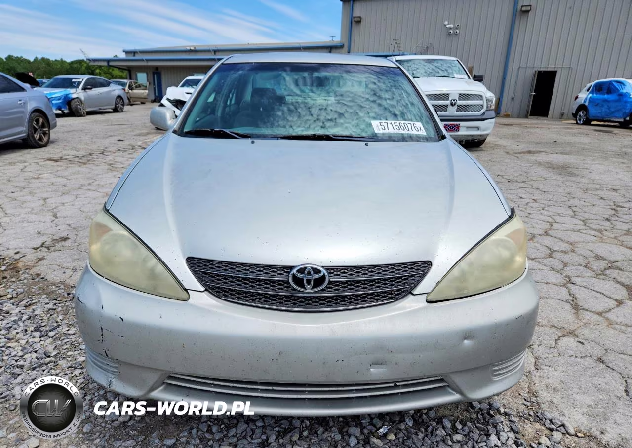 2002 Toyota Camry Le VIN:4T1BE32K02U114548 - 5