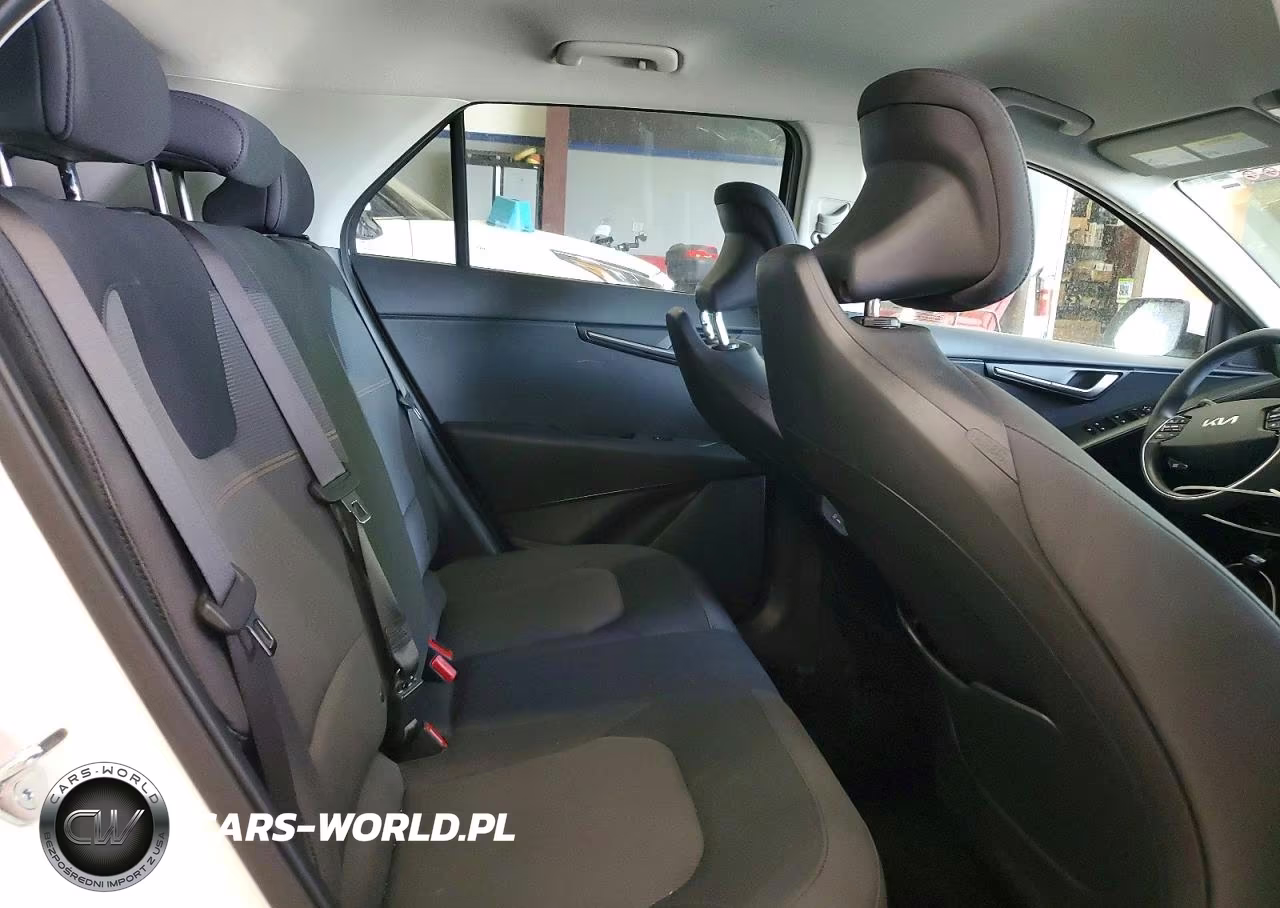 2026 Kia Niro Lx VIN:KNDCP3LE9T5356522 - 10