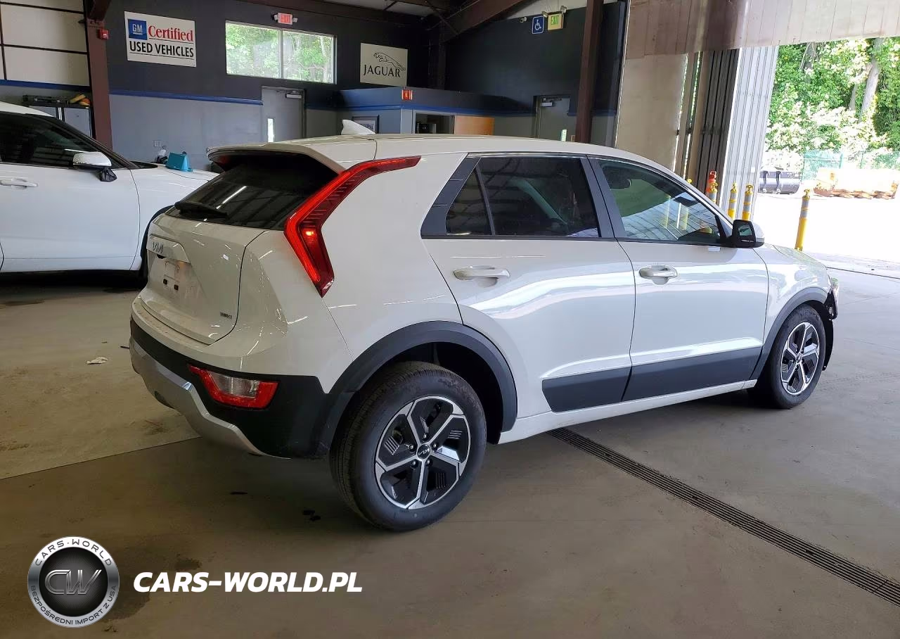 2026 Kia Niro Lx VIN:KNDCP3LE9T5356522 - 3
