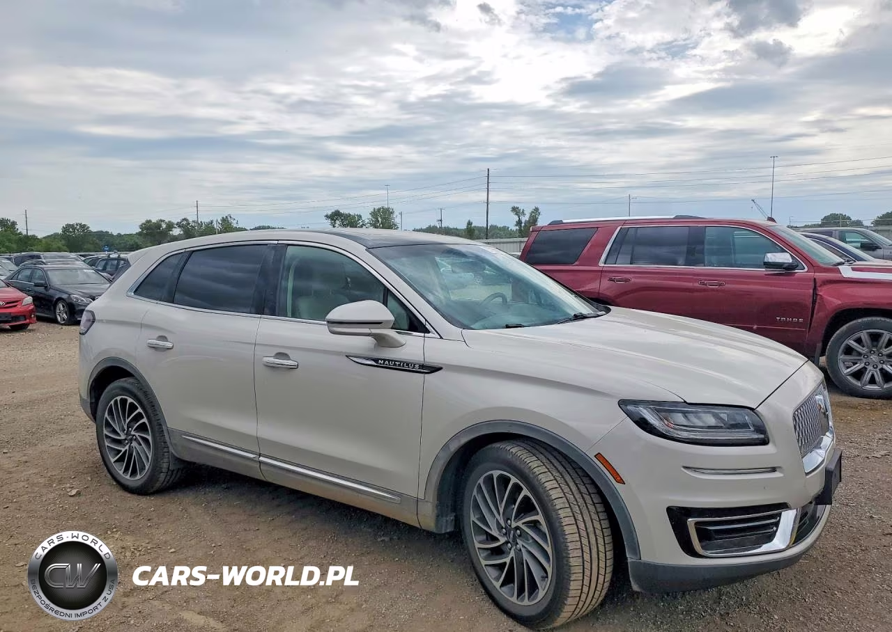 2019 Lincoln Nautilus Reserve VIN:2LMPJ8LP4KBL16375 - 4