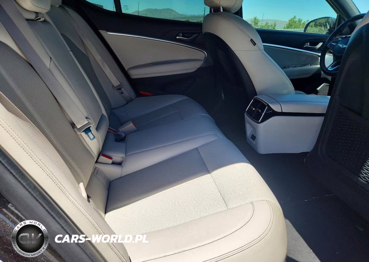 2024 Genesis G70 2.5T Standard VIN:KMTG34SCXRU143310 - 10
