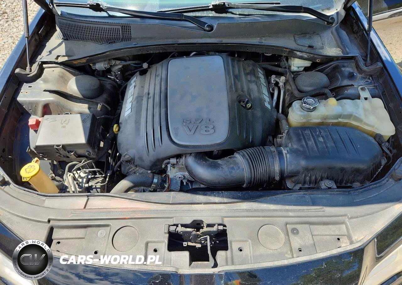 2014 Chrysler 300C VIN:2C3CCAKT1EH365764 - 11