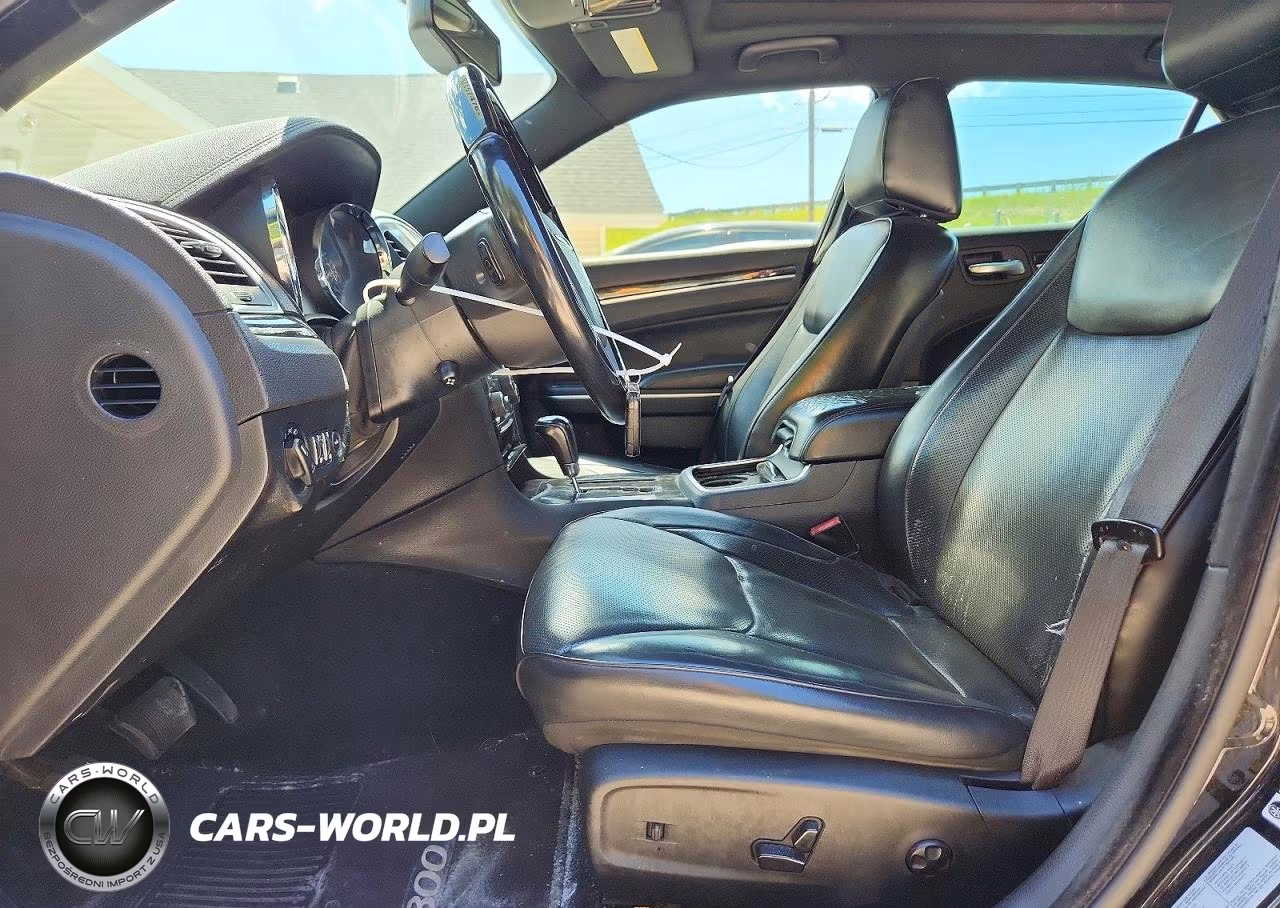2014 Chrysler 300C VIN:2C3CCAKT1EH365764 - 7