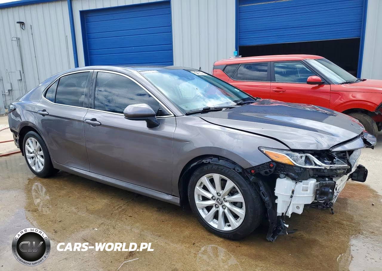 2020 Toyota Camry Le VIN:4T1C11AK3LU993938 - 4