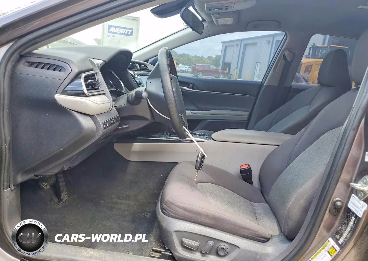 2020 Toyota Camry Le VIN:4T1C11AK3LU993938 - 7